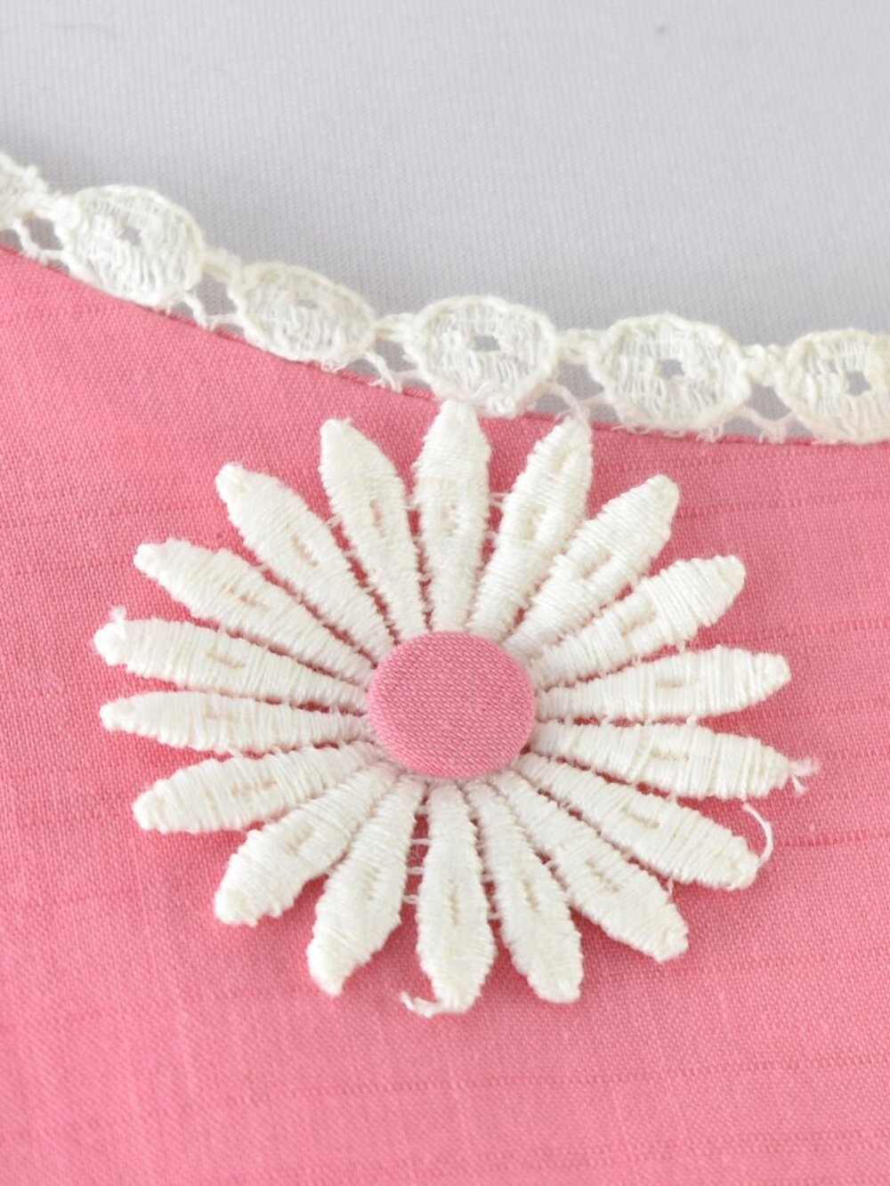 Vintage 60s Daisy Floral Applique Shift Dress Pink - 4 - Picture 4 of 12